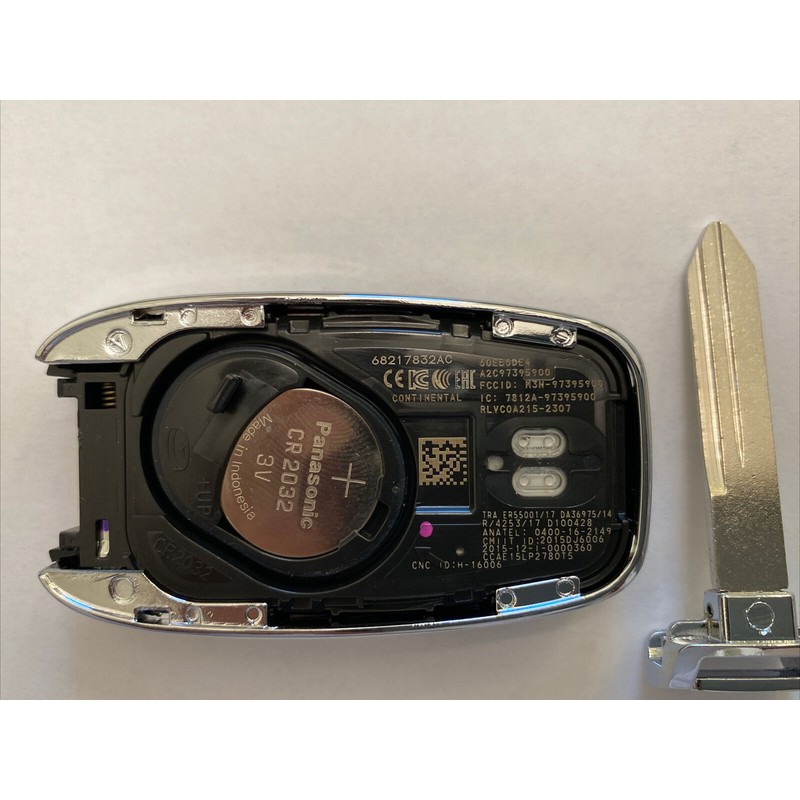 Chrysler NEW OEM 17-20 CHRYSLER PACIFICA, Voyager 20- 21 REMOTE