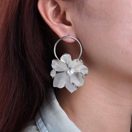TseenYi Large Pearl Flower Earrings Silver Metal Floral Earrings Big Flower Drop Earrings Open Circle Studs Earrings Punk Flower Exaggerated Earrings Huge Floral Earrings Statement Metal Earrings