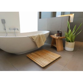 Nordic Style Premium Teak-Dusch- und Badematte für den Innen- und Außenbereich – rutschfeste Holzplattform für Spa, Sauna, Pool, Whirlpool – Bodenbelag Dekor und Schutz (61x61 cm, natürliches Finish)