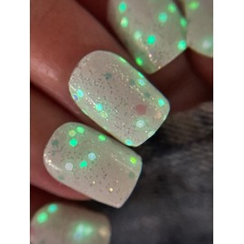 TOUGH GIRLS | 22 Premium Semi-Cured Gel Nail Polish Strips w/Application Accessories (Glow-in-the-dark Confetti)