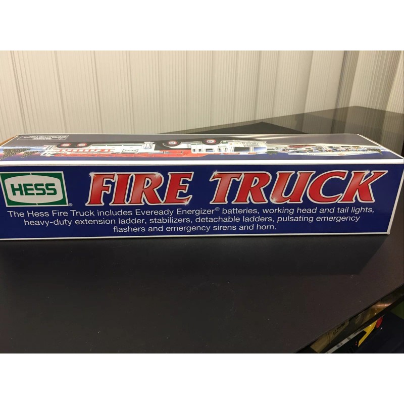 New Collectible 2000 Hess Fire Truck Mint in Box Battery