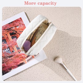 lllyan Travel Toiletry Bag Durable Cosmetic Organizer for Women Lightweight Makeup Pouch for Weekend Trips, Carry-on Daily Use, White