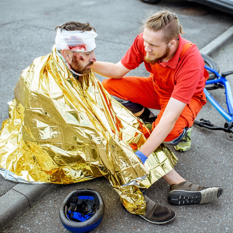 Bramble - 10 Large Multi-Purpose Insulated Foil Emergency Blankets Individually