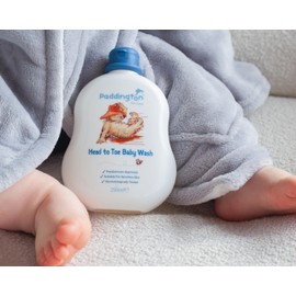 Paddington Baby Head to Toe Baby Wash 250ml - Suitable for Newborn+ - Paediatrician Approved - Suitable for Sensitive Skin - Dermatologically Tested - Made in UK - 99% Naturally Derived Ingredients