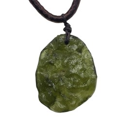 DAXWEV Moldavite Necklace, Raw Czech Meteorite Crystal, Irregular Tektite Healing Crystal Necklace, Green, Agate