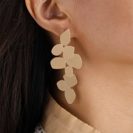 Inilbran Punk Exaggerate Leaf Dangle Earrings Vintage Cluster Leaf Earrings Gold Irregular Geometric Drop Earring Chandelier Metal Leaves Stud Earring Jewelry for Women