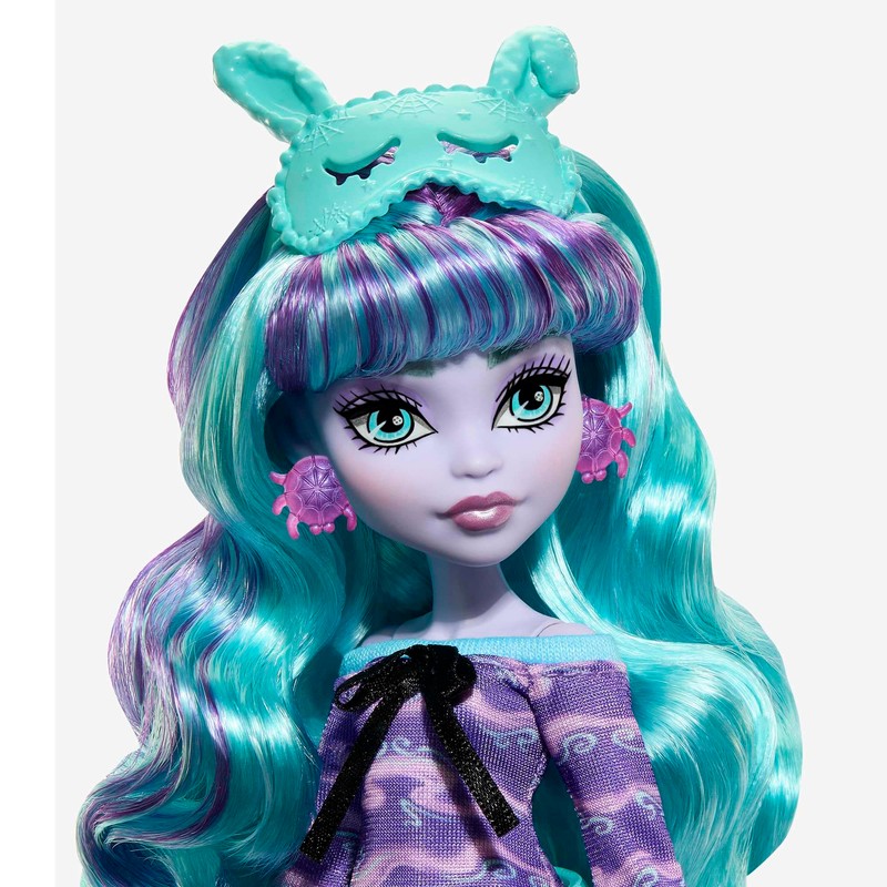 Monster High Doll and Sleepover Accessories, Twyla Doll with Pet
