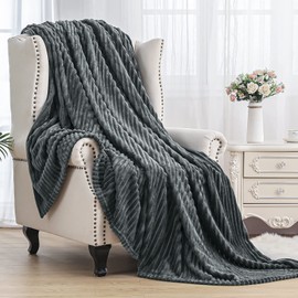SE SOFTEXLY Extra Soft Striped Fleece Throw Blankets (Grey, 50"x60"), Lightweight Cozy Flannel Throw Blankets for All Season, Luxurious Warm Flannel Bedding Blanket for Home Bed, Sofa & Dorm