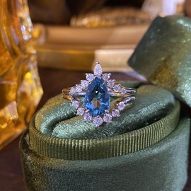 IRROYA 925 - Juego de anillos de boda de 1,5 quilates, 6 x 9 mm, corte de pera, natural, color azul, topacio, regalos únicos para mujeres, Metal, Topacio azul de Londres