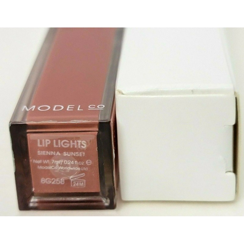 Model Co Lip Lights Ultra Shine gloss with mirror 0.24