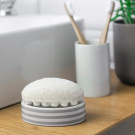 Harbour Housewares Soap Dish - Glazed Ceramic Bathroom Sink Holder Saver - Grey Stripe