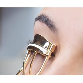 BUNGALOW BEAUTY Professional Quality Eyelash Curler for Women, Easy to Use, Safe and Effective, California Proposition 65 listed - Lead free | Cadmium Free | Phthalates Free