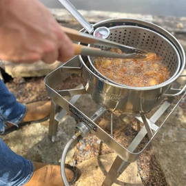 Bayou Classic 1101 10-qt Stainless Steel Fry Pot Perfect For Frying Fish Shrimp Chicken Hushpuppies and Fries Includes Stainless Steel Perforated Basket 5-in Frying Thermometer and Stainless Lid