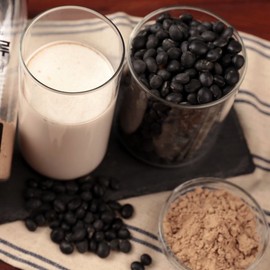 서리태가루 300g(대용량) 쪄서 볶아서 더 고소해 Black Soybean Powder 300g (Large Size) Steamed and Roasted for Extra Flavor