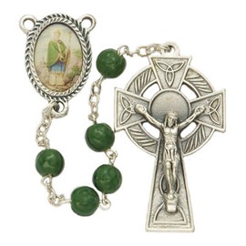 TrueFaithJewelry Green Shamrock Rosary Prayer Beads with Saint Patrick and Jesus’ Crucifix Cross, 18-Inch