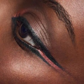 Mac Lapiz Ojos Kajal Extreme Dimension 24 Hr Acabado LUMINOSO SUTIL Color Negro                                                                       