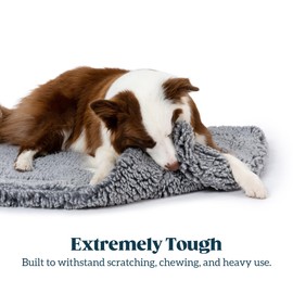 PELZIN Stoutwool Chew Proof Dog Bed - Fluffy Chew Resistant Dog Crate Pad - Tough Kennel Pad for Aggressive Chewers - Washable, Ideal for Toy Breeds & Fits L 46 cm Crate - 43 x 28 x 5 cm, Charcoal