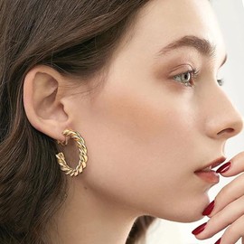 4 Pairs Clip on Earrings for Women Gold Hoop Earrings Women C-shaped Cartilage Earrings Cubic Clip on Earrings Non Pierced Earrings Gold Jewelry for Women
