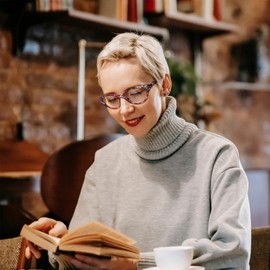 FEISEDY Lightweight Cat Eye Reading Glasses for Women Retro Small Anti Glare Readers B0042(Black Red 2.0x)