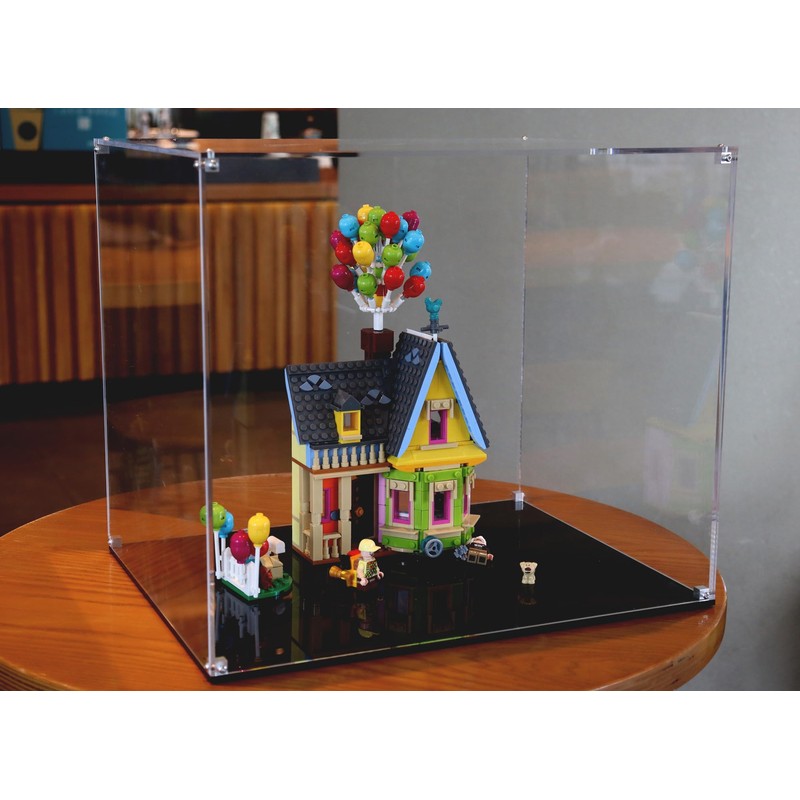 MaiiTiproll All Clear Acrylic Helmet Display Case, Assembly Box for