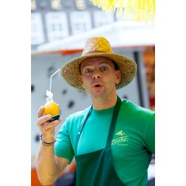 Patent-Safti Juicer I The Original Juice Pourer for Lemons, Orange etc. 3 pcs Yellow Easier than any juicer I BPA free, 3 x yellow.