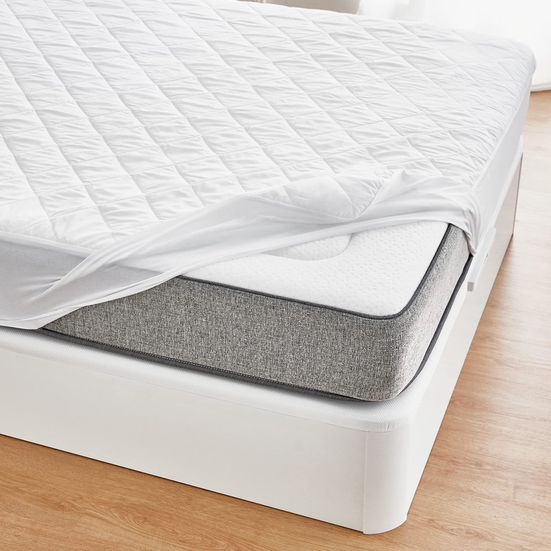 Pikolin - Quilted Fibre Mattress Protector&nbsp;&ndash;&nbsp;Waterproof, anti-dust mite, white Cama