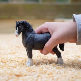 Safari Ltd. Shire Stallion Figurine - Lifelike 5" Horse Figure - Educational Toy for Boys, Girls, and Kids Ages 3+