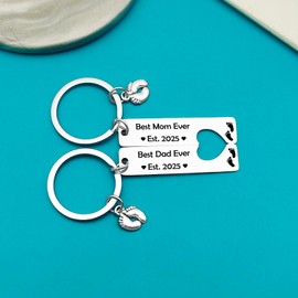 Mum to Be Gifts Dad to Be Keyring Pregnancy Announcements Gifts Mom and Dad Est 2025 Keyring Set First Time Mum Dad Gifts New Parents to Be Gifts for Fathers Day Mothers Day Christmas Birthday