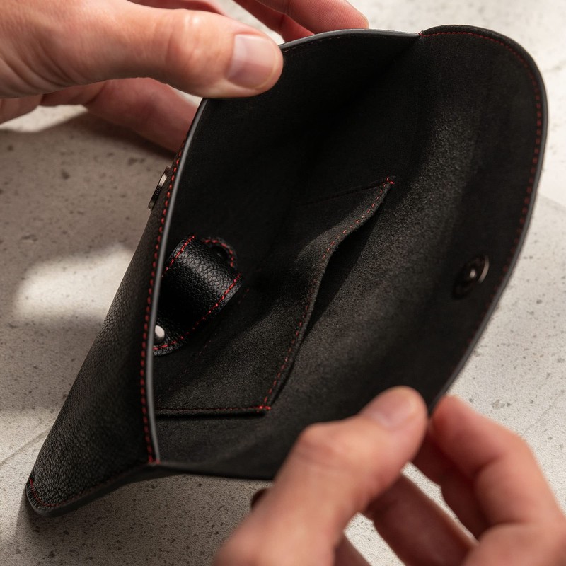 TORRO Unisex Glasses Case, Black with red detail