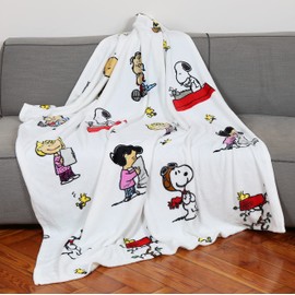 Kanguru Plaid Snoopy Peanuts Blanket, Super Soft, Cozy, fluffy, Warm, Throw Fleece Blanket Microfiber Gift for Confort Relaxing on Sofa, Bedroom, Couch, Travel, Kids, colour White, Size 130 x 170 cm