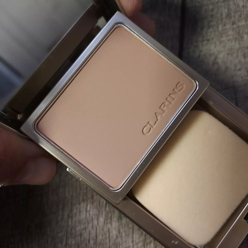 Clarins Everlasting Compact Foundation .3oz 114 CAPPUCCINO
