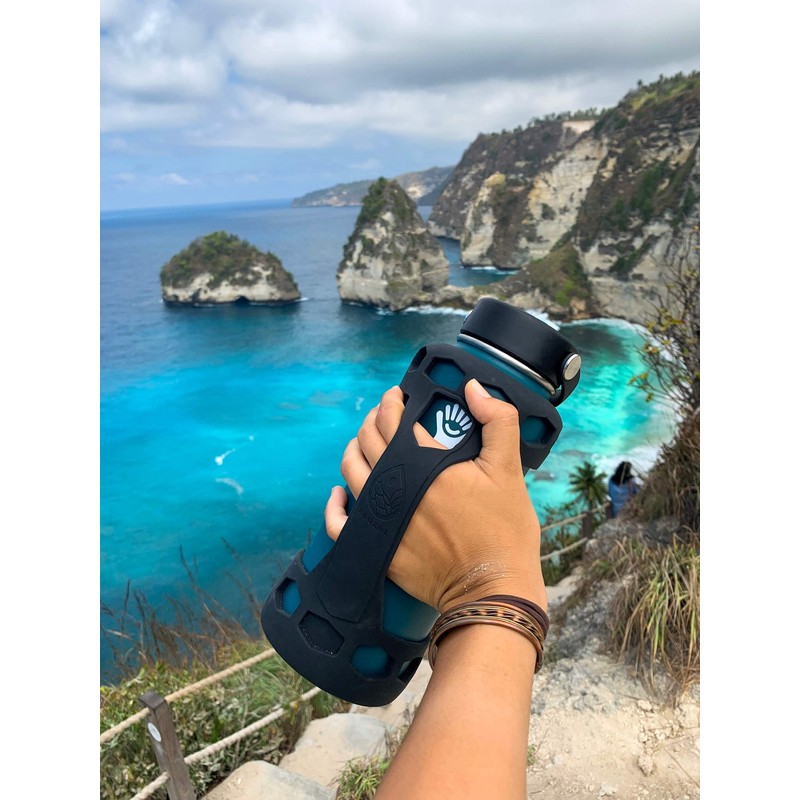 REUZBL Bottle Bumper Silicone Boot Sleeve Protector Accessories with Handle