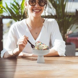 YARNOW 2 Pcs White Pedestal Bowls, Pedestal Fruit Bowls, Ceramic Footed Bowls for Counter Centerpiece (4.7 x 3.9 Inch)