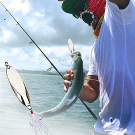 Fish Spoon Freshwater Bait Feather Treble Hooks Fake Bait Sea Fishing Bionic Fishing Lures Long Shot Diagonal Sequin Fishing Lures Suitable for Catfish and Perch