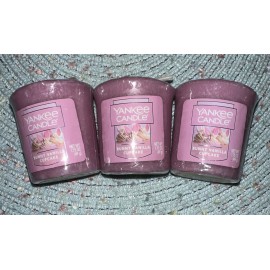YANKEE CANDLE SET OF 3 VOTIVES~~BUNNY VANILLA CUPCAKE ~~BRAND NEW Easter