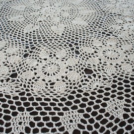 USTIDE Soft Cotton Handmade Crochet Tablecloth White Floral Lace Tablecloth Round Crochet Lace Table Overlays Romantic Dining Room Sofa Coffee Table Tea Table Cover, 120cm
