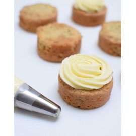 Tala 16-Piece Icing Set with 14 Nozzles, Icing Bag and Coupler