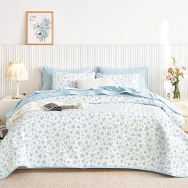 Wake In Cloud - Floral Quilt Set, Coquette Cottagecore Shabby Chic Flower Pattern for Women Teen Girls, Reversible Lightweight Bedspread Coverlet, 3 Pieces, White Blue, Twin/Twin XL Size