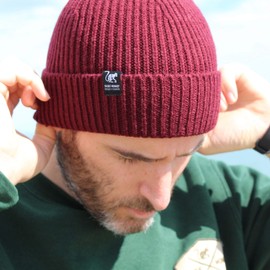DRESSED IN MUSIC PLAY WITH ME Surf Monkey® - Cuff Beanie for Men/Women - Coral Beanie - Fold-Over Design - Patch on Front - Original Beanie - Surfing The Basque Country