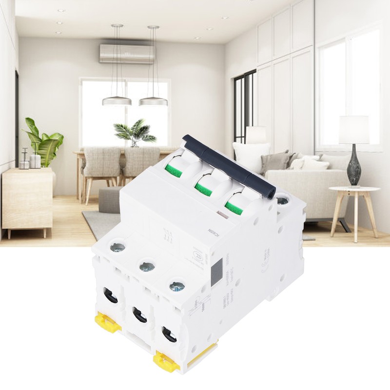 3P Miniature Circuit Breaker Easy Disassembly Assembly Din Rail Mount