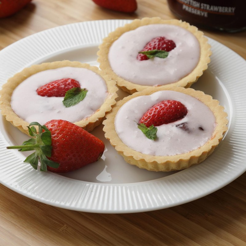 Mrs Bridges Strawberry Preserve, Made in Scotland, 12oz Jar (Pack