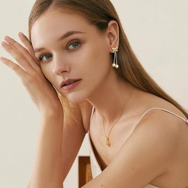 Gold Bow Earrings for Women Trendy Lightweight Pearl Bow Dangle Earrings for Women Tassel earrings (Golden, One Size)