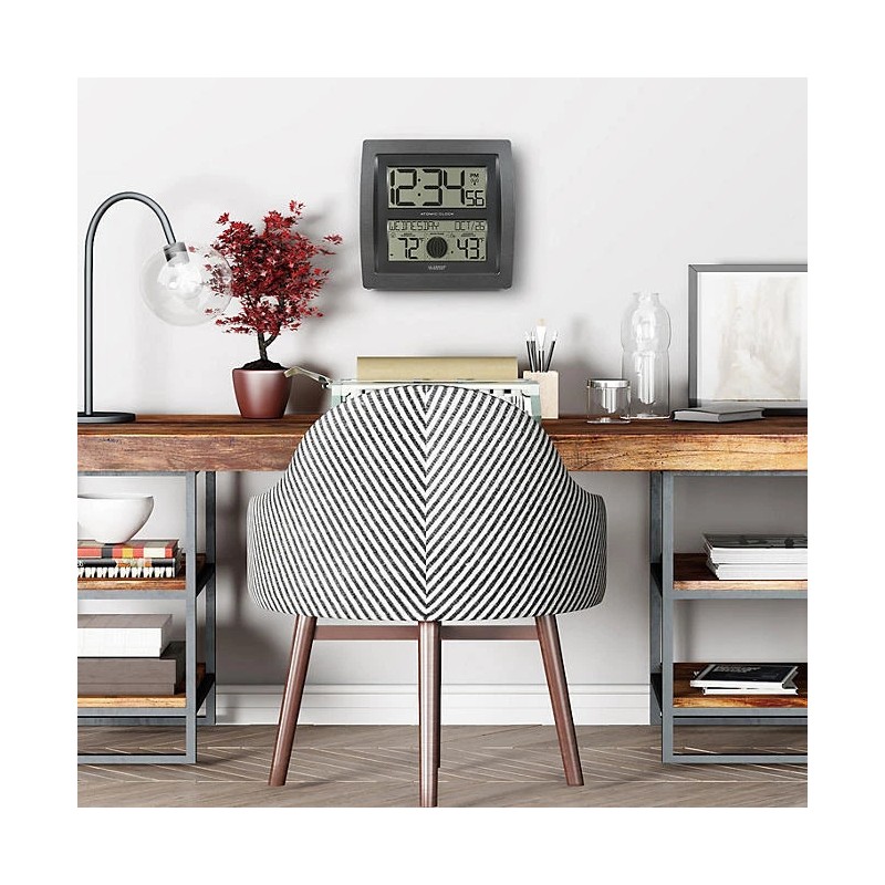 La Crosse Technology Curved Digital Atomic Wall Clock