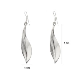 Agálea | Aretes largos de Plata ley .925 diseño de pluma colgante, aretes elegantes para mujer.