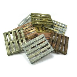 Vallejo VALSC233 1/35 Wooden Pallets (Pack of 4) - Multi-Colour