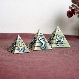 PROW Metal Egyptian Pyramids Figurine Replica 3 Piece Set, Egyptian Pyramid Display Statue Ancient Art Building Model for Desktop Decoration Souvenir Gift Sculpture