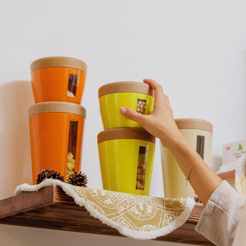 omada Design - 1.25 lt jar - Plastic and wooden