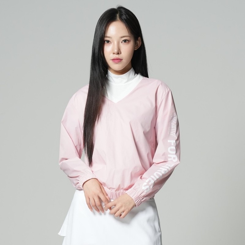 Women's golf wear anorak windbreaker spring and fall field look