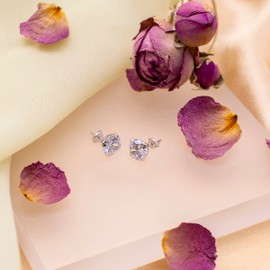 Carissima Gold Women's 9 ct White Gold 8 mm Round Cubic Zirconia Stud Earrings