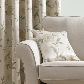 Dreams & Drapes - Natural Floral Cushion (43 x 43cm) - Filling Included - Piped Edge - White Flowers - Vintage Cushion in Natural with Cover Included/Cushion Insert - Matching Curtains Available